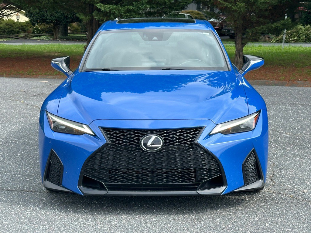 2023 Lexus IS Image 8