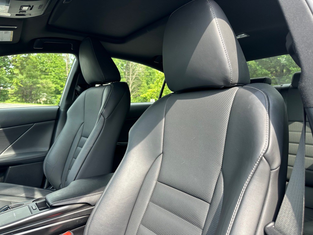 2023 Lexus IS Image 12