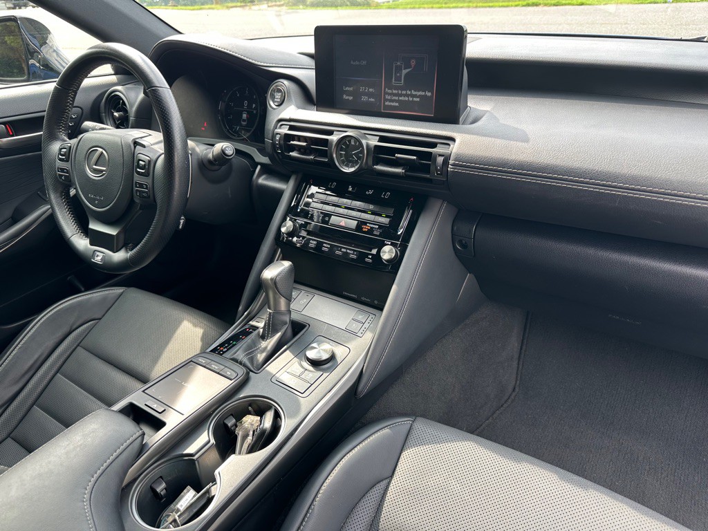2023 Lexus IS Image 16