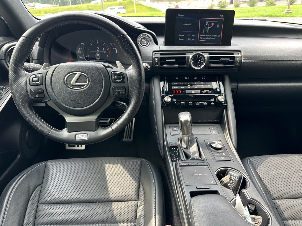 2023 Lexus IS Image 23