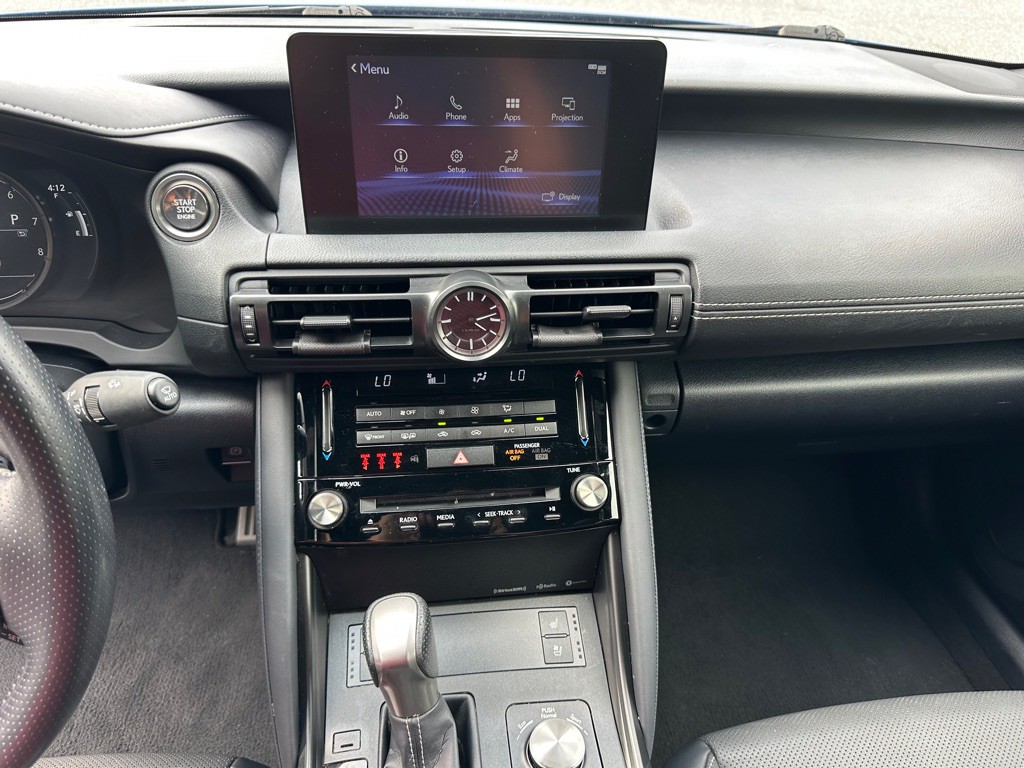 2023 Lexus IS Image 27