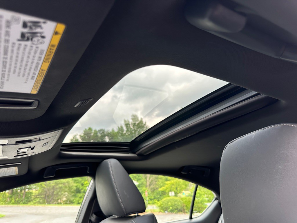 2023 Lexus IS Image 38