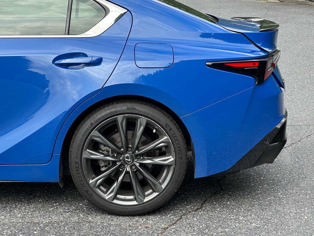 2023 Lexus IS Image 41