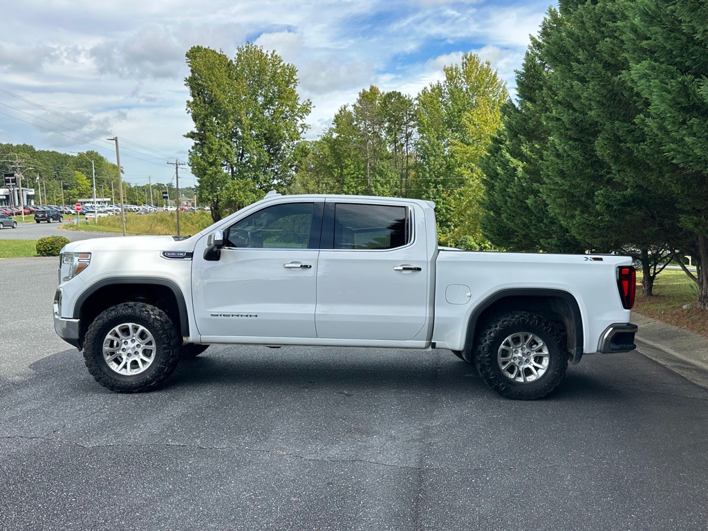 2019 GMC Sierra Image 2