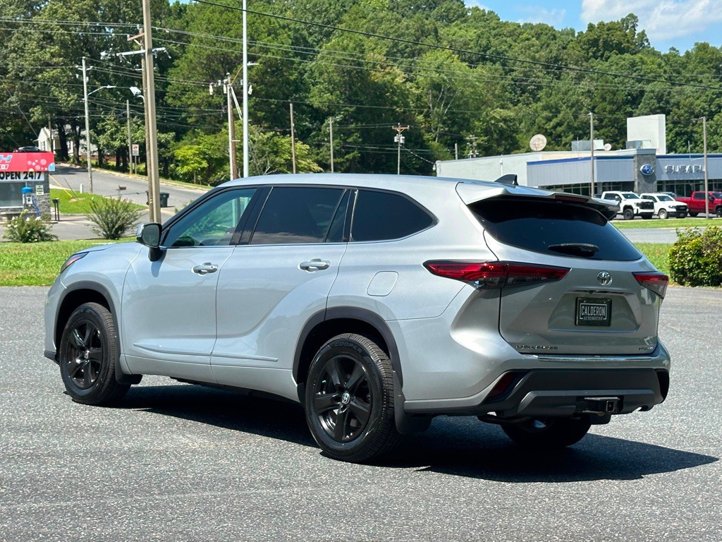 2022 Toyota Highlander Image 3
