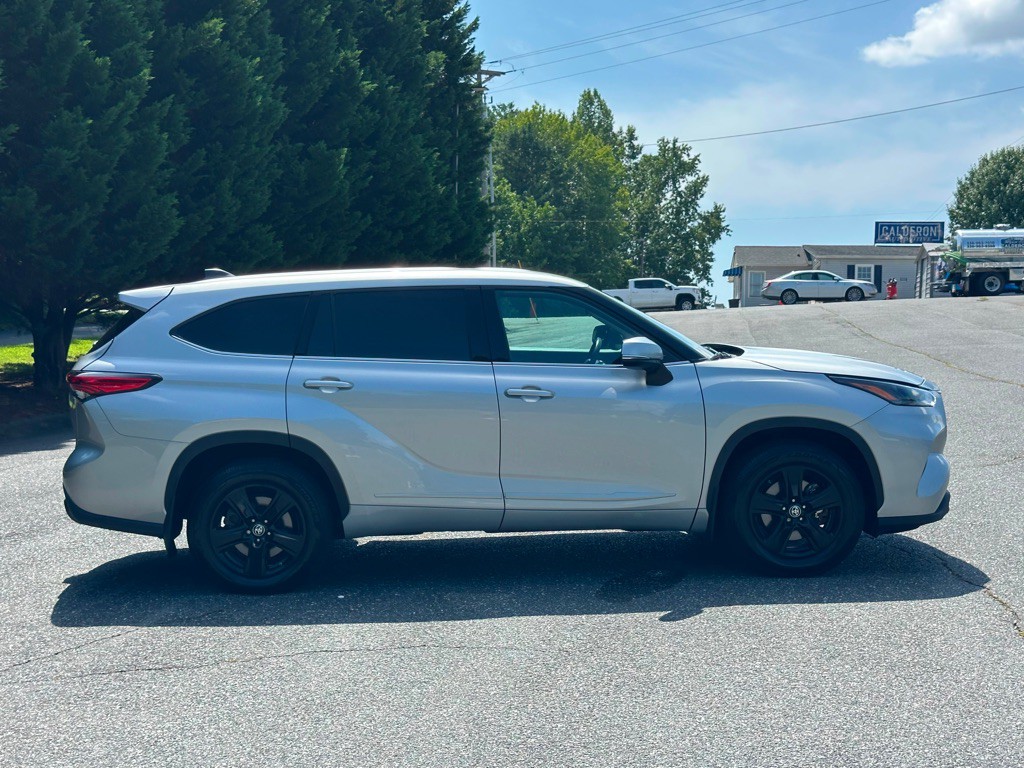 2022 Toyota Highlander Image 6
