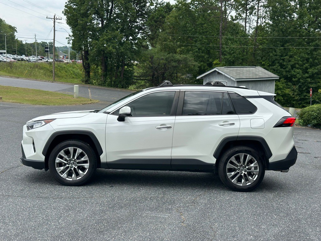 2019 Toyota Rav4 Image 2