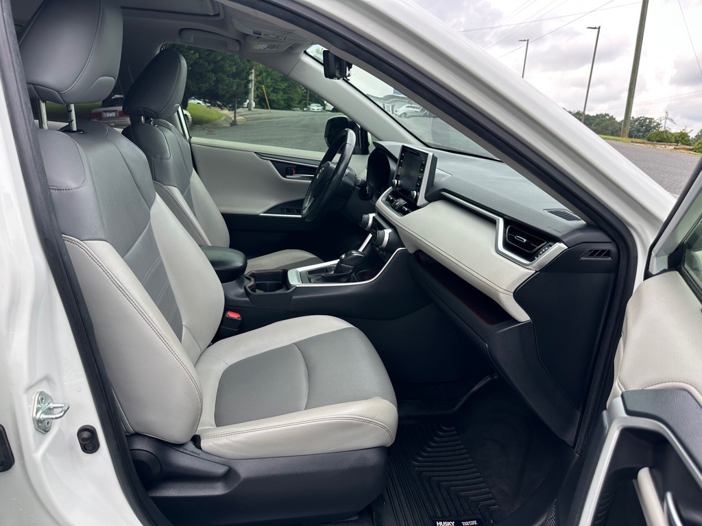 2019 Toyota Rav4 Image 16