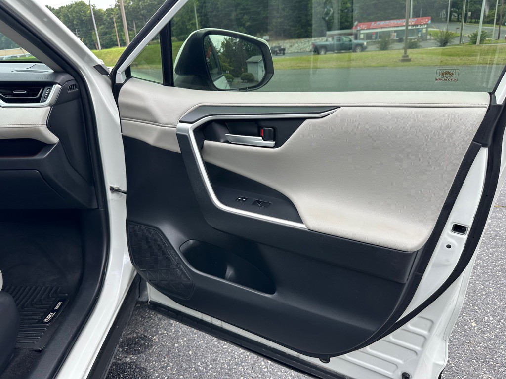 2019 Toyota Rav4 Image 18