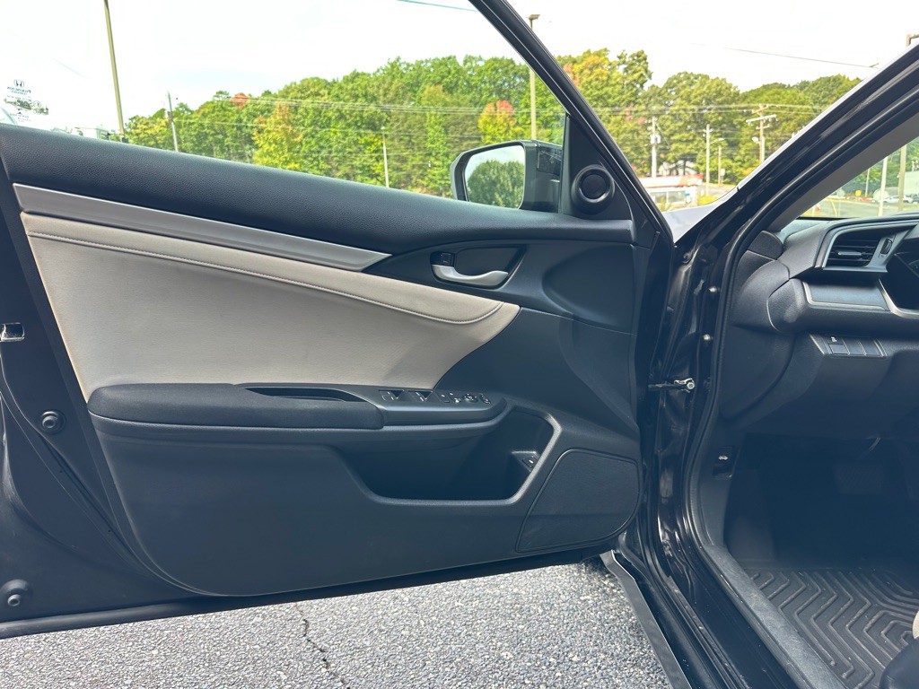 2018 Honda Civic Image 11