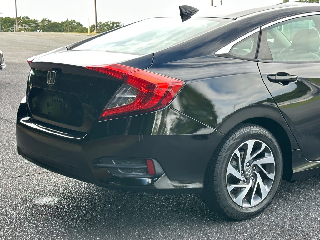 2018 Honda Civic Image 36