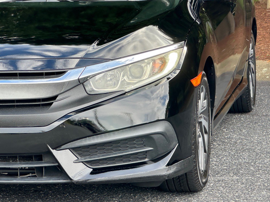 2018 Honda Civic Image 38