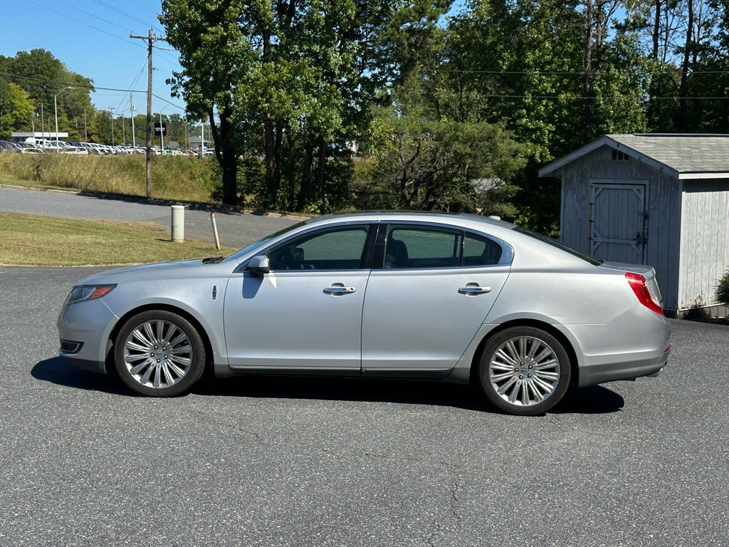 2014 Lincoln MKS Image 2