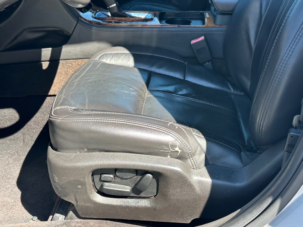 2014 Lincoln MKS Image 10