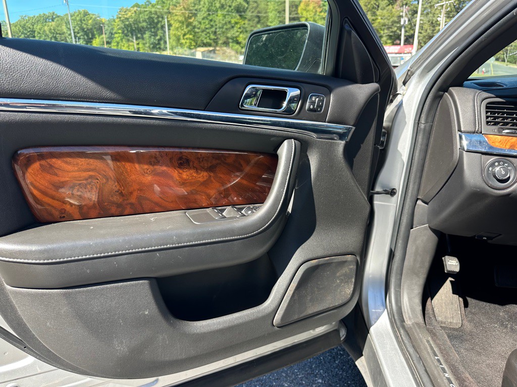 2014 Lincoln MKS Image 12