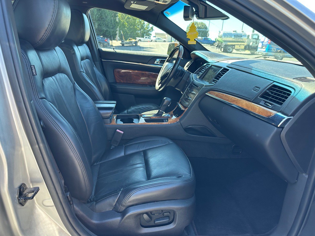 2014 Lincoln MKS Image 14