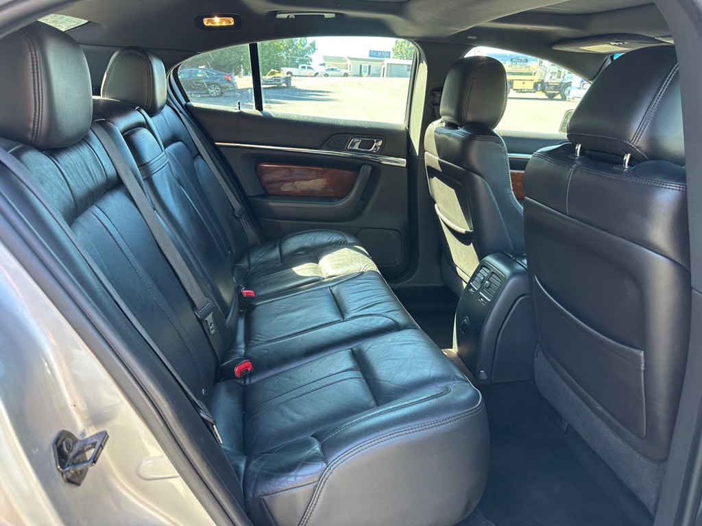 2014 Lincoln MKS Image 18