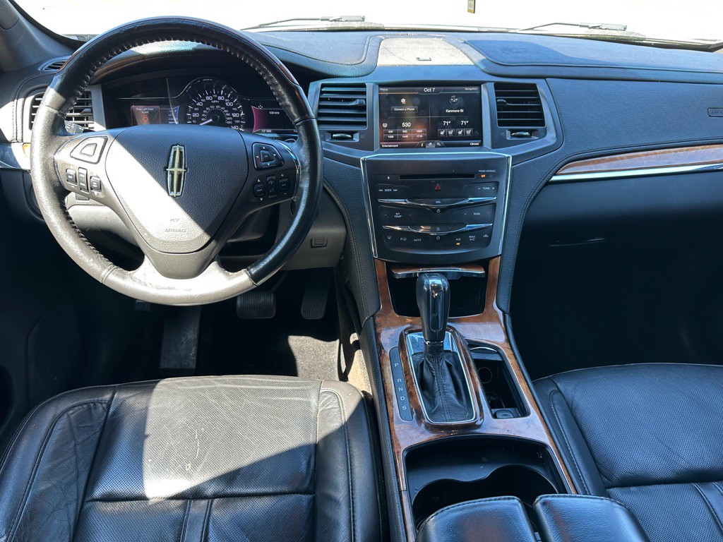 2014 Lincoln MKS Image 22