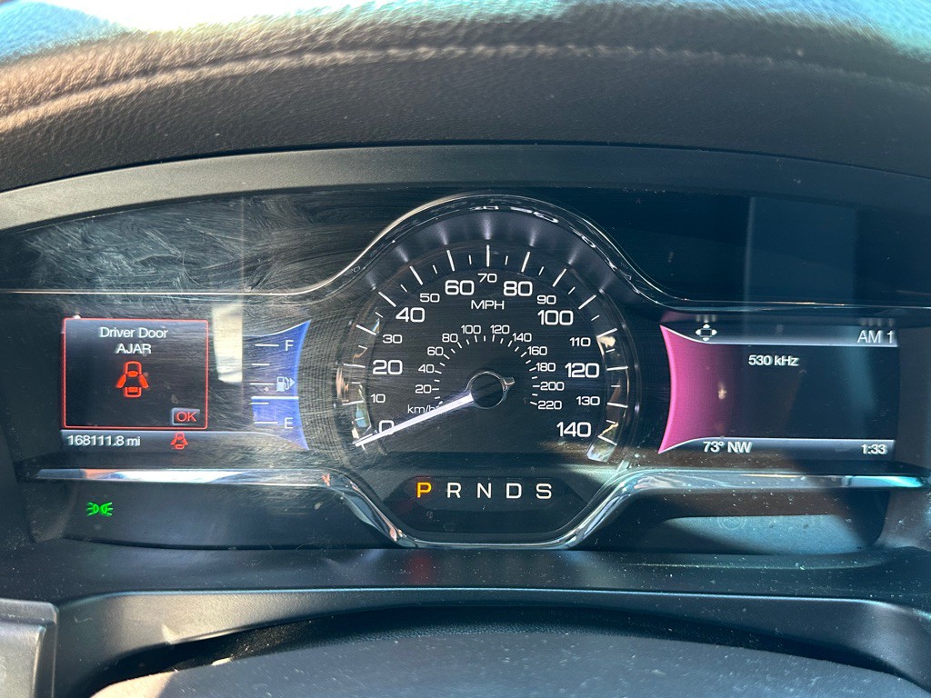 2014 Lincoln MKS Image 26
