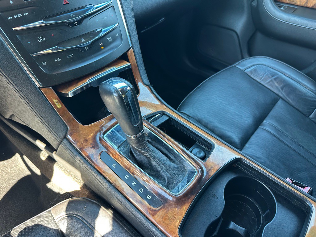 2014 Lincoln MKS Image 30