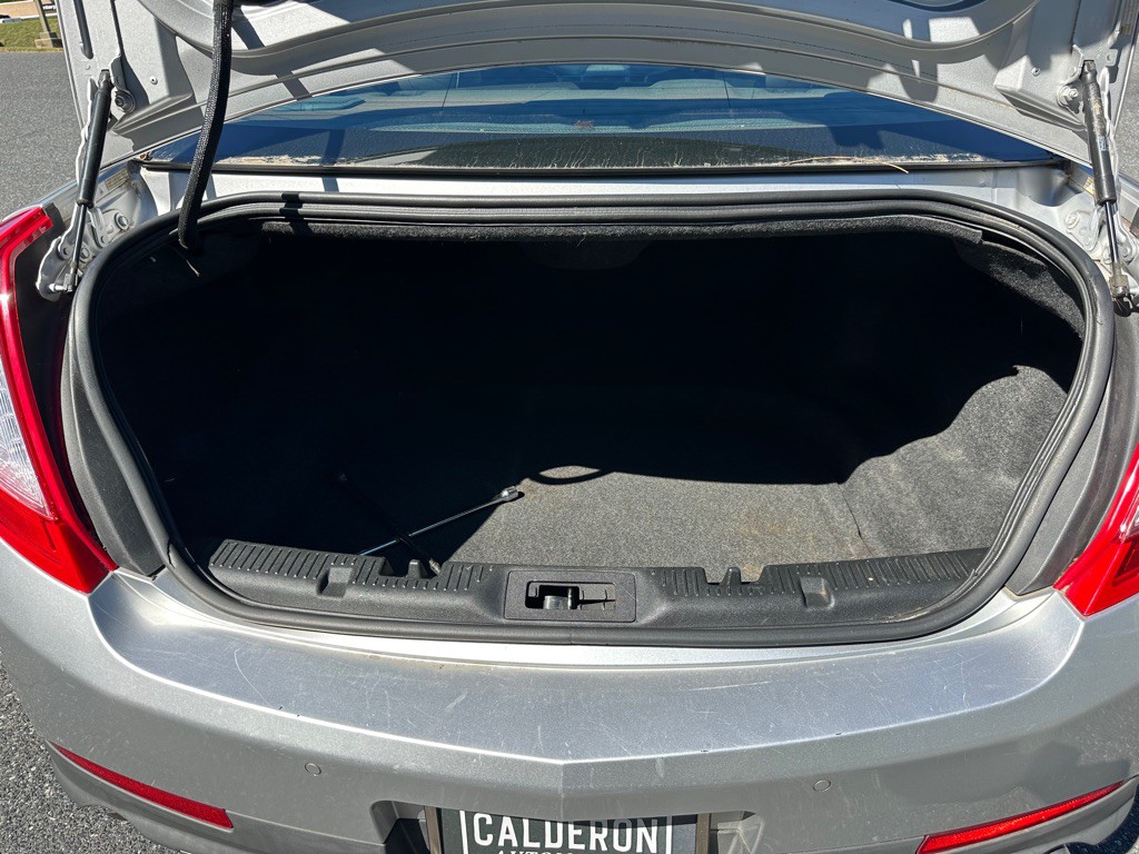 2014 Lincoln MKS Image 35