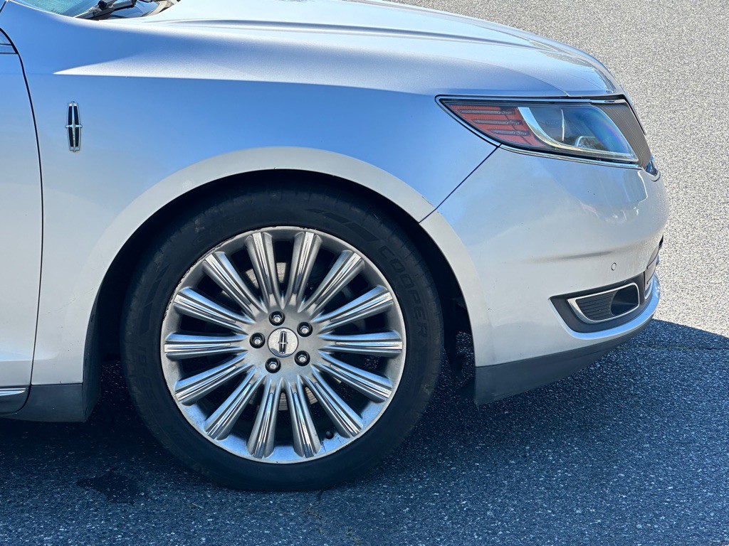2014 Lincoln MKS Image 37