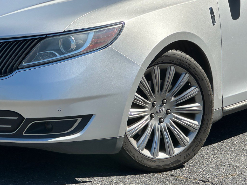 2014 Lincoln MKS Image 39