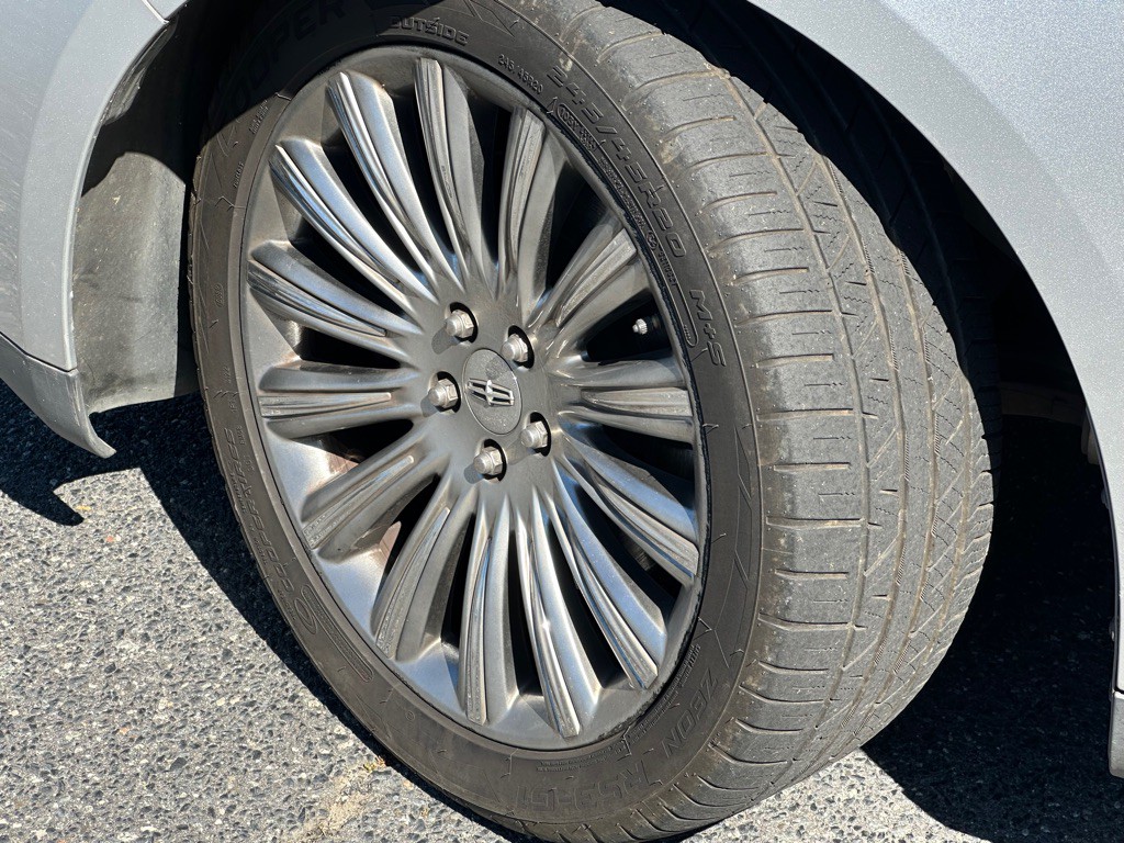 2014 Lincoln MKS Image 40