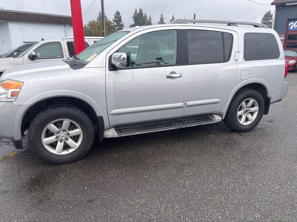 2010 Nissan Armada Image 2