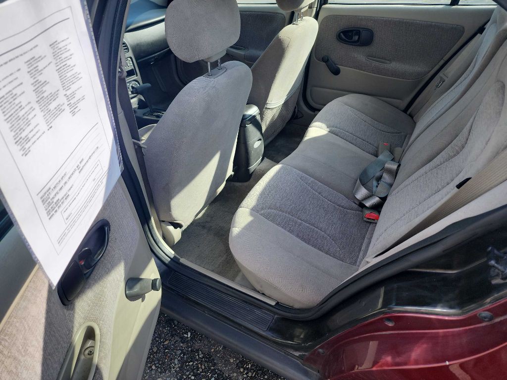2002 Saturn SL2 Image 9