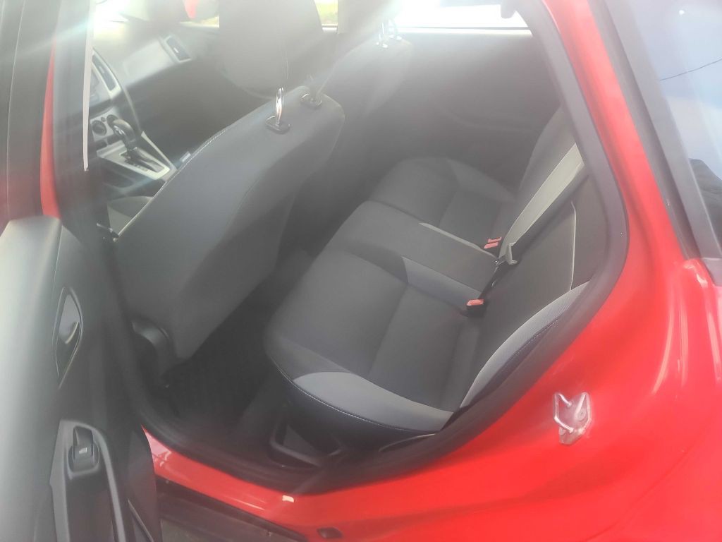 2012 Ford Focus Image 11