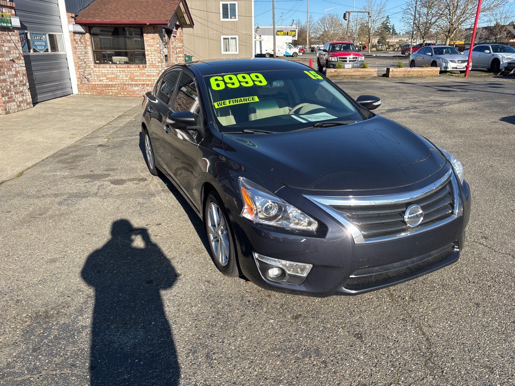 2015 Nissan Altima Image 1