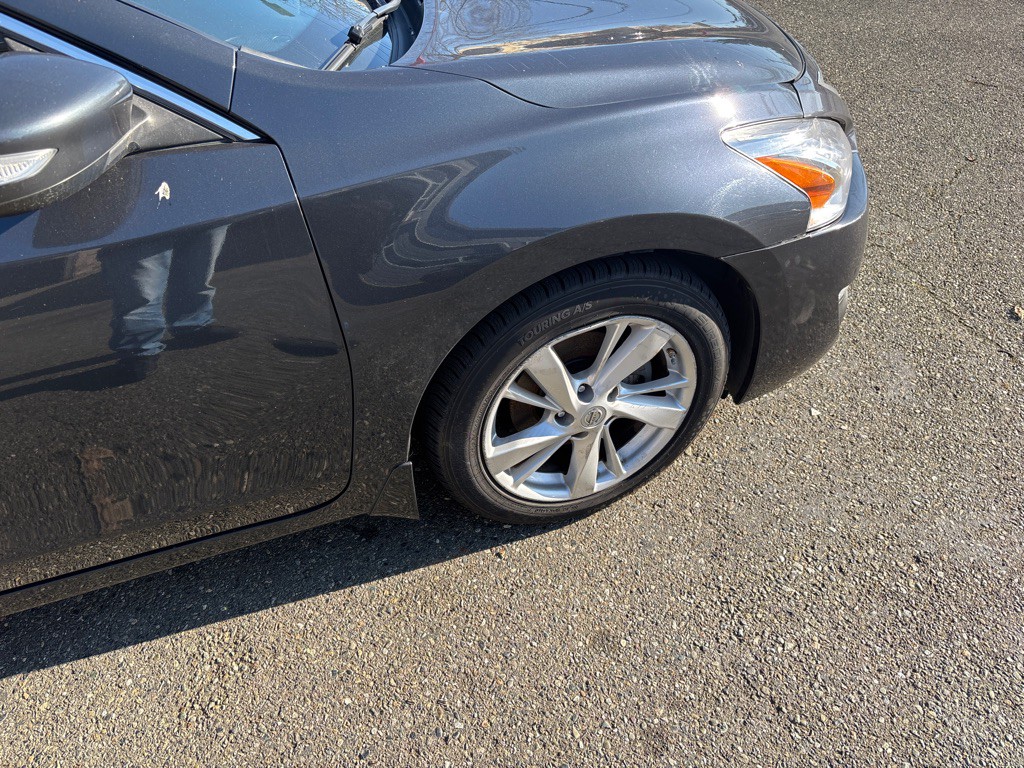 2015 Nissan Altima Image 9