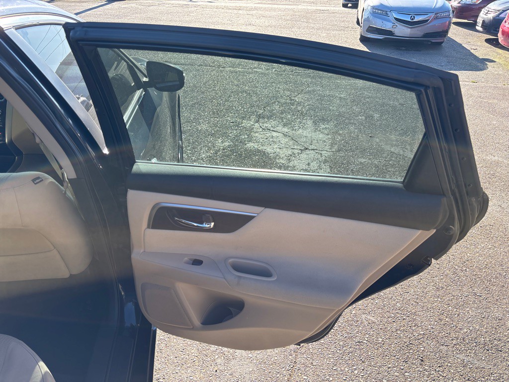 2015 Nissan Altima Image 14