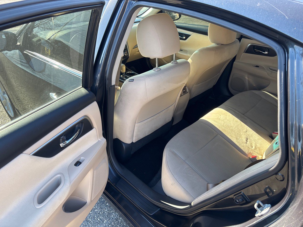 2015 Nissan Altima Image 16