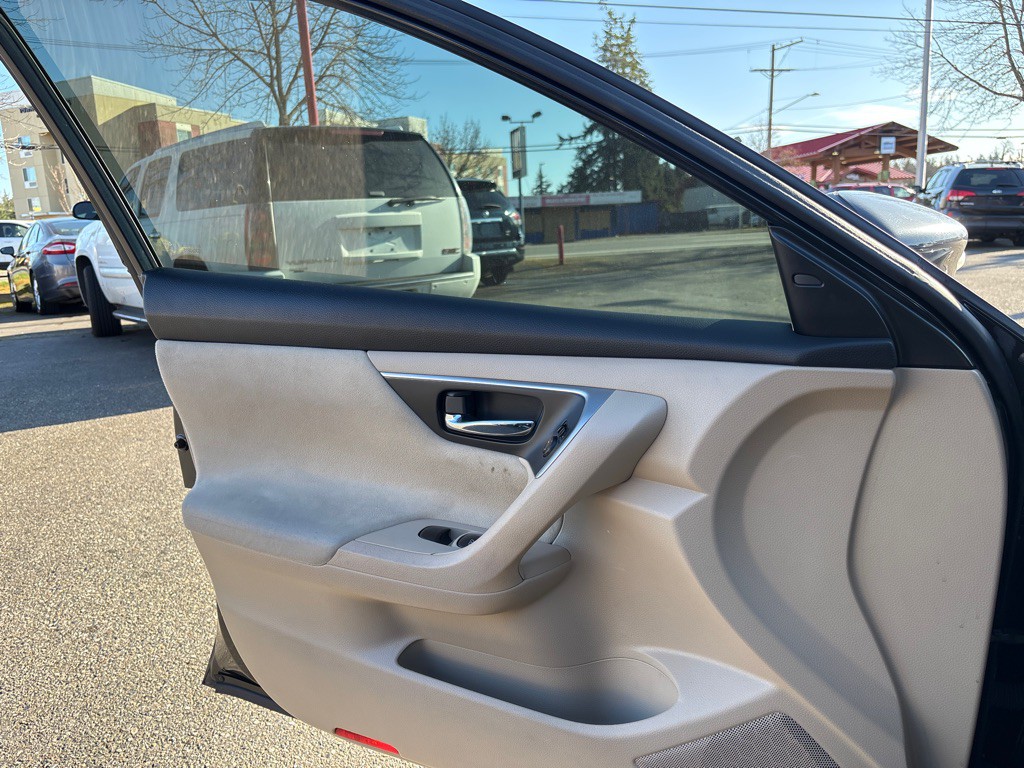 2015 Nissan Altima Image 21