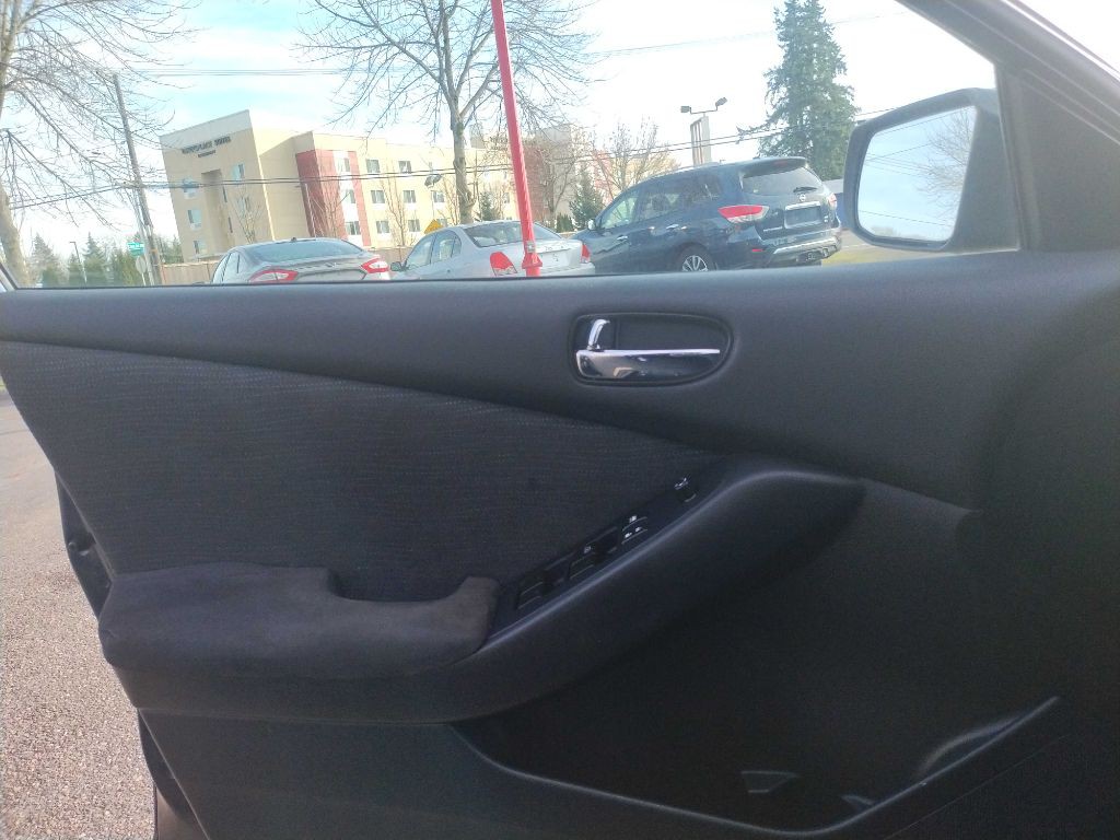 2012 Nissan Altima Image 16