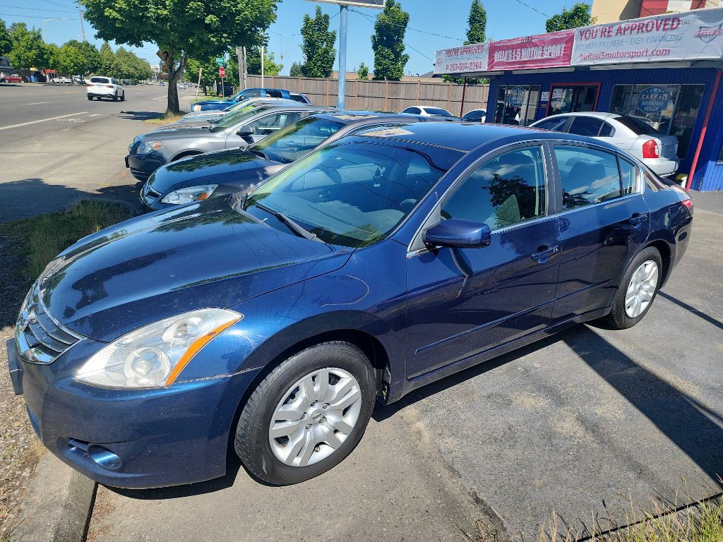 2011 Nissan Altima Image 2