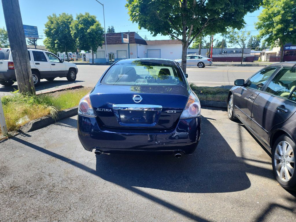 2011 Nissan Altima Image 3