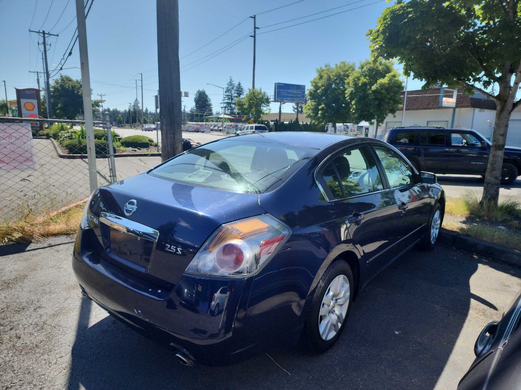 2011 Nissan Altima Image 4