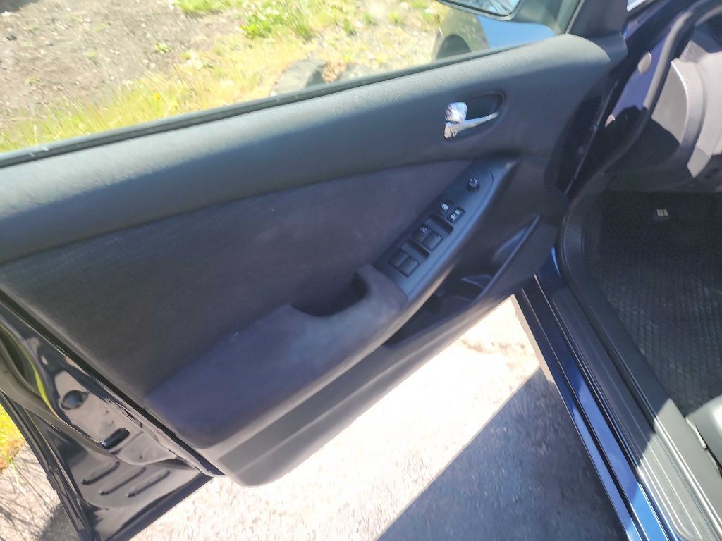 2011 Nissan Altima Image 7