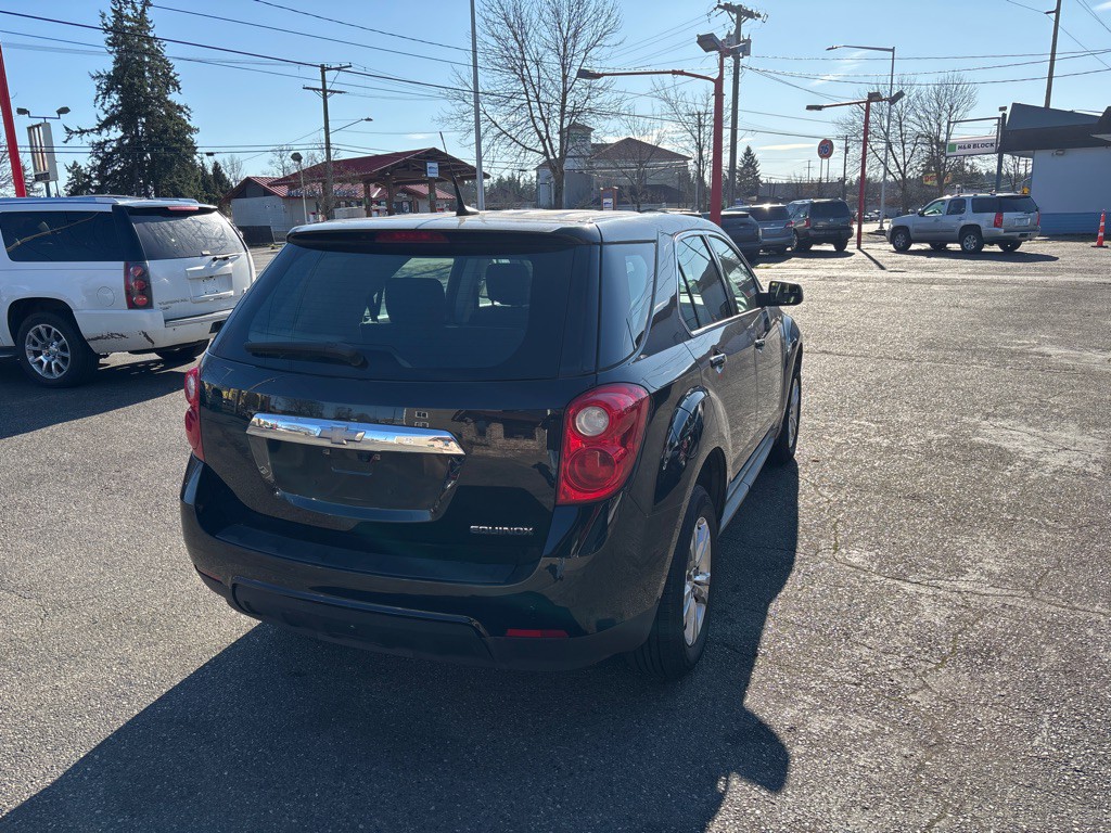 2011 Chevrolet Equinox Image 2