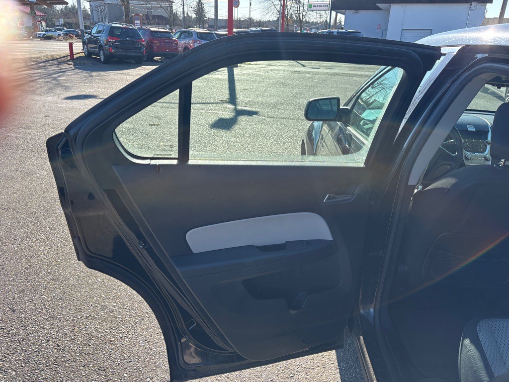 2011 Chevrolet Equinox Image 17