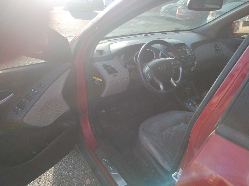 2013 Hyundai Tucson Image 8