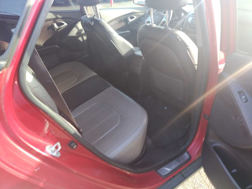 2013 Hyundai Tucson Image 12