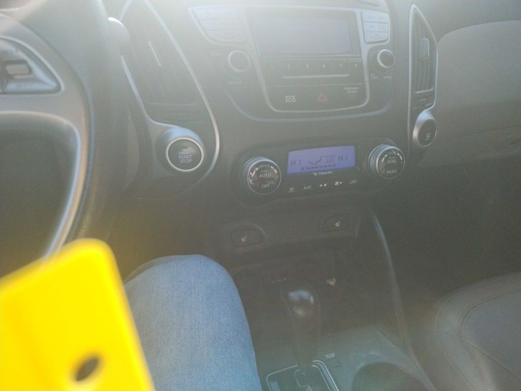 2013 Hyundai Tucson Image 15