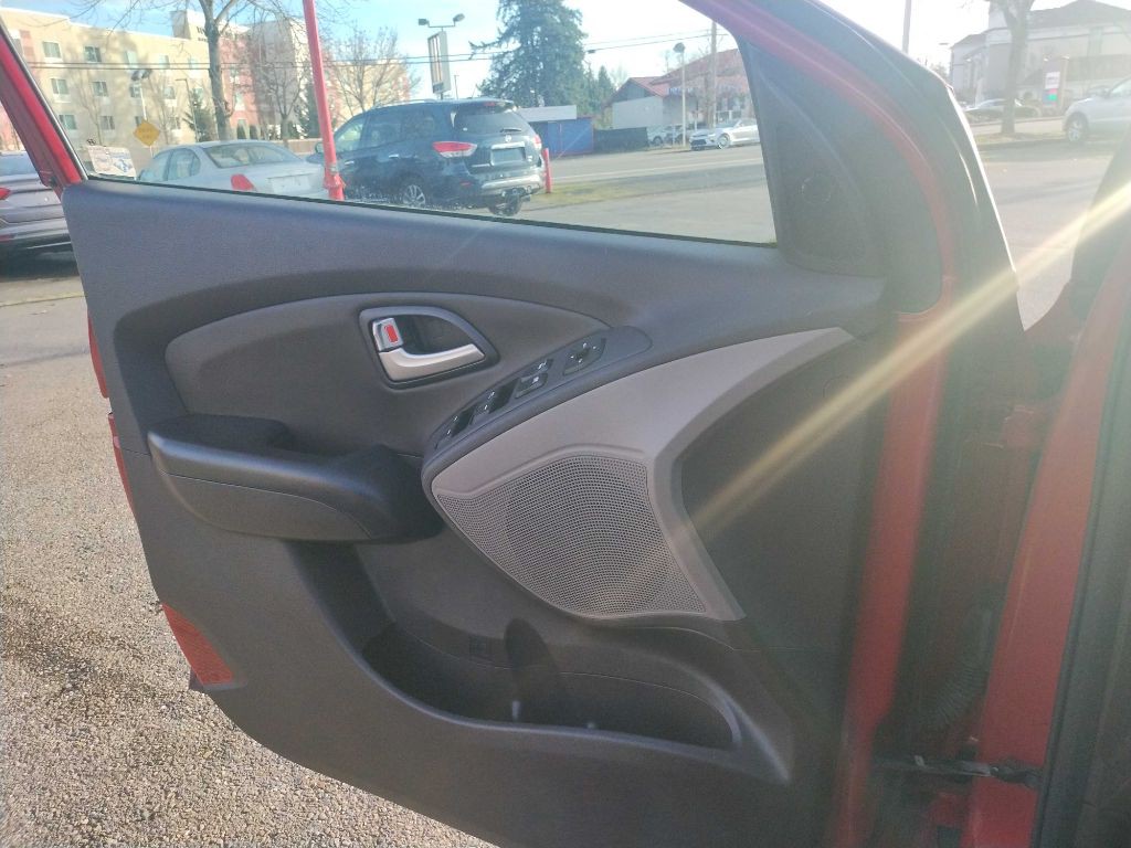 2013 Hyundai Tucson Image 18