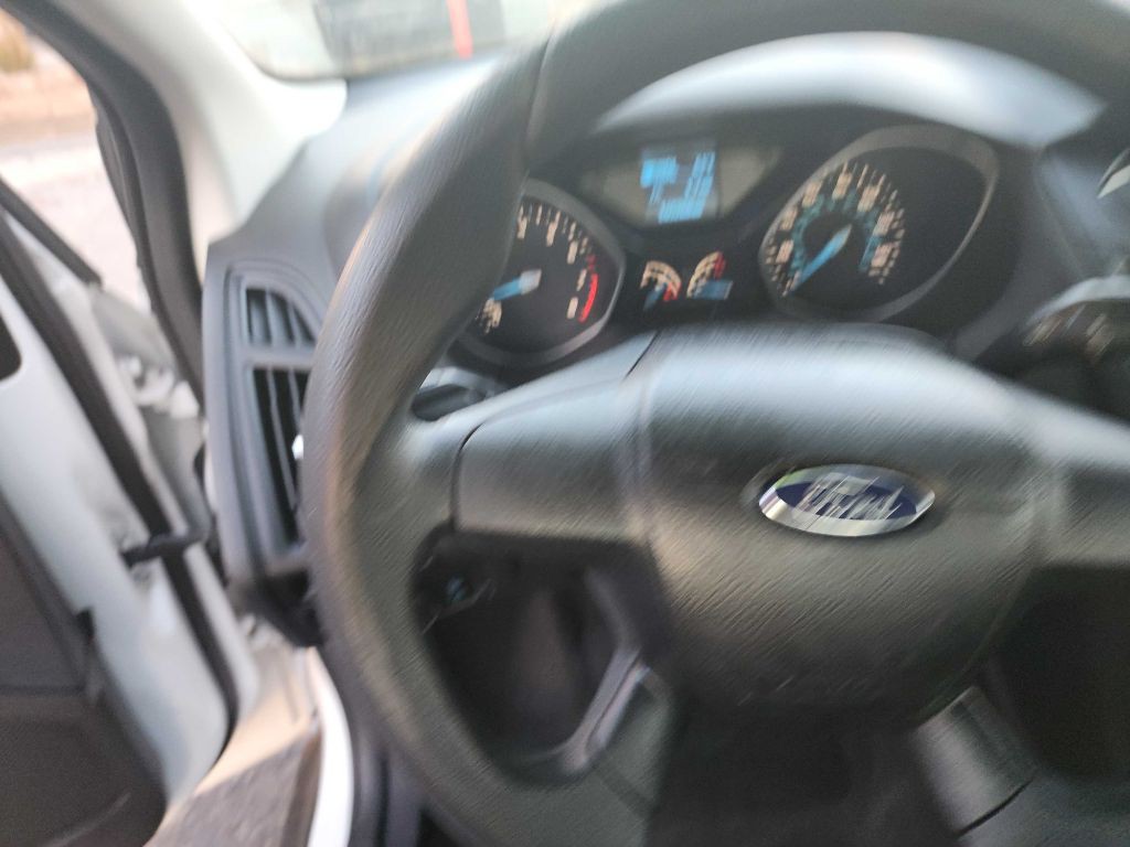 2013 Ford Focus Image 16
