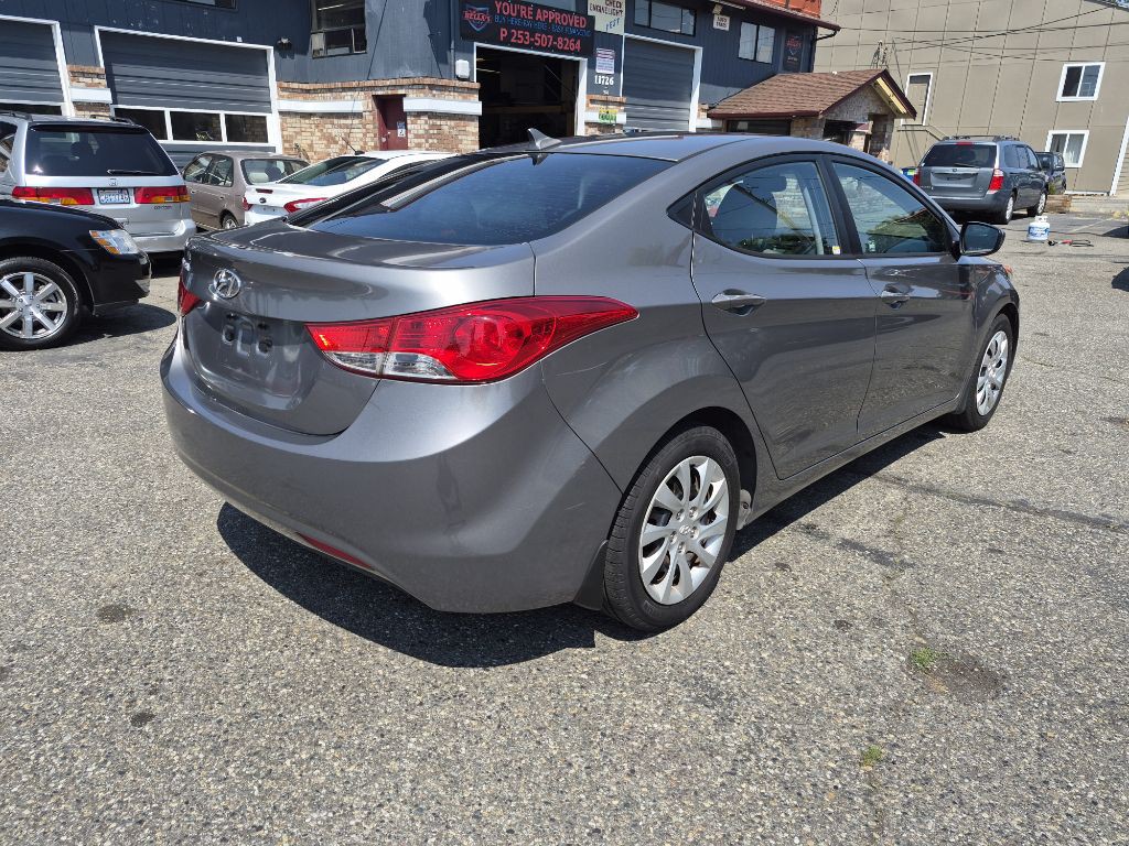 2013 Hyundai Elantra Image 4