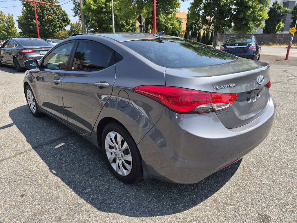 2013 Hyundai Elantra Image 6